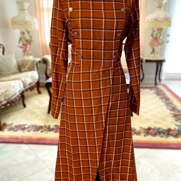 Woman’s Modest Dress - Picture 3 of 9